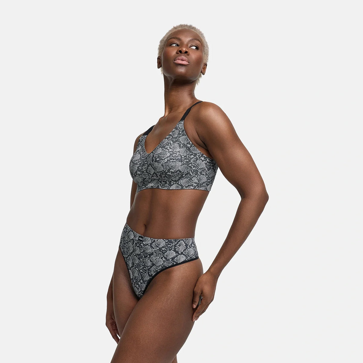Seamless Compact Push-Up Bra