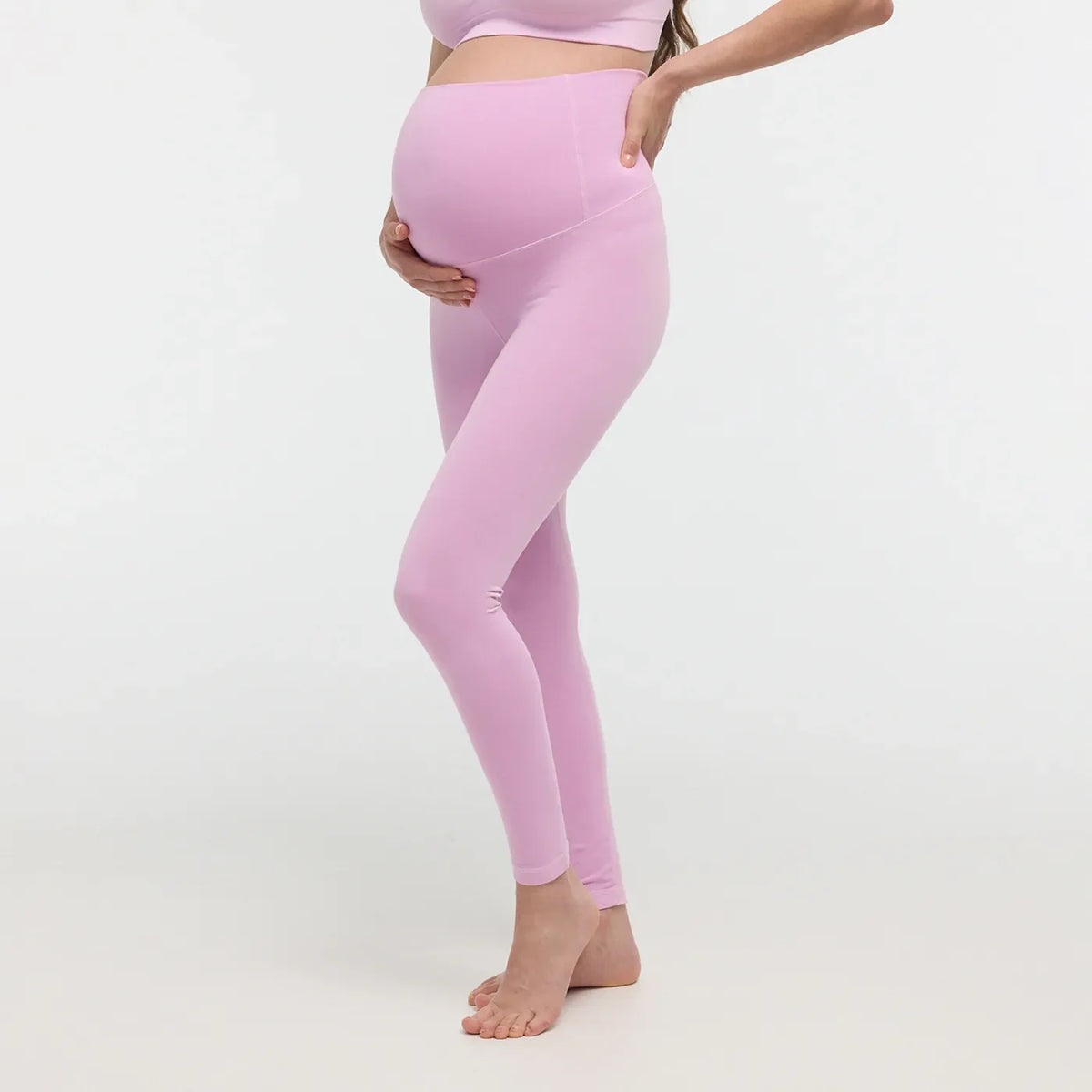 Seamless high-waisted maternity leggings