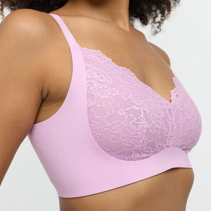 Comfort bra with lace